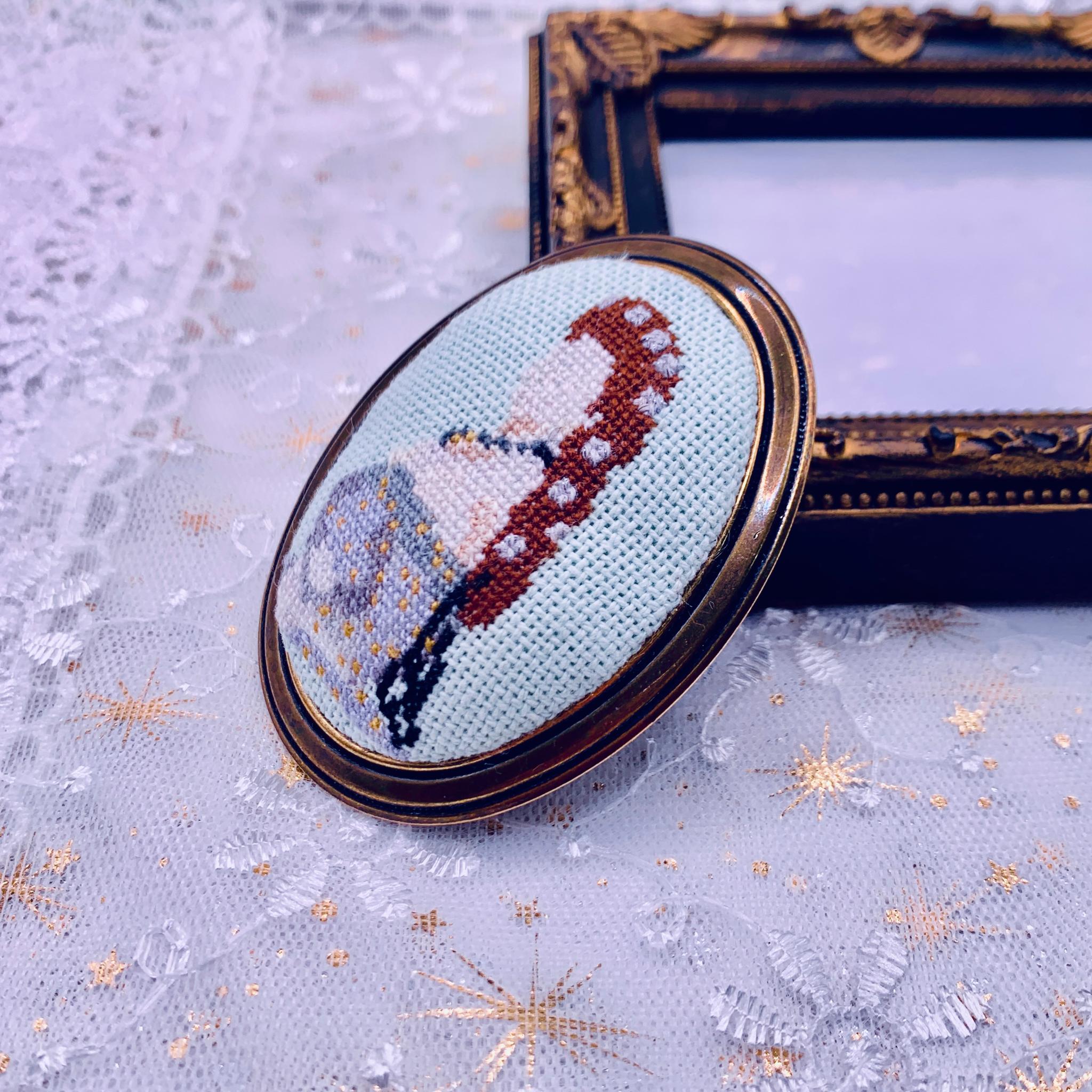 永遠の美を纏う、エリザベート皇后の肖像画ブローチ　マイクロクロスステッチ手刺繍 | 7枚目
